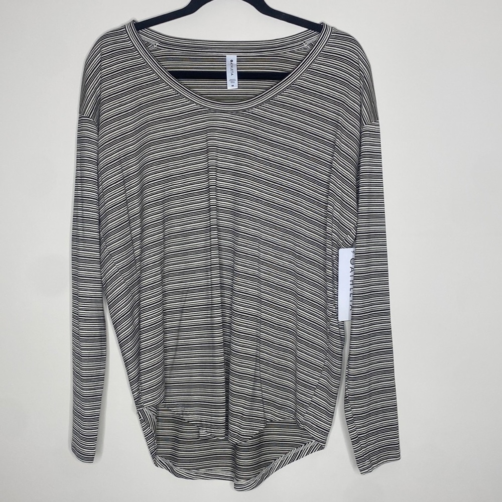 Athleta new with tags women’s long sleeve black and white stripe top size medium